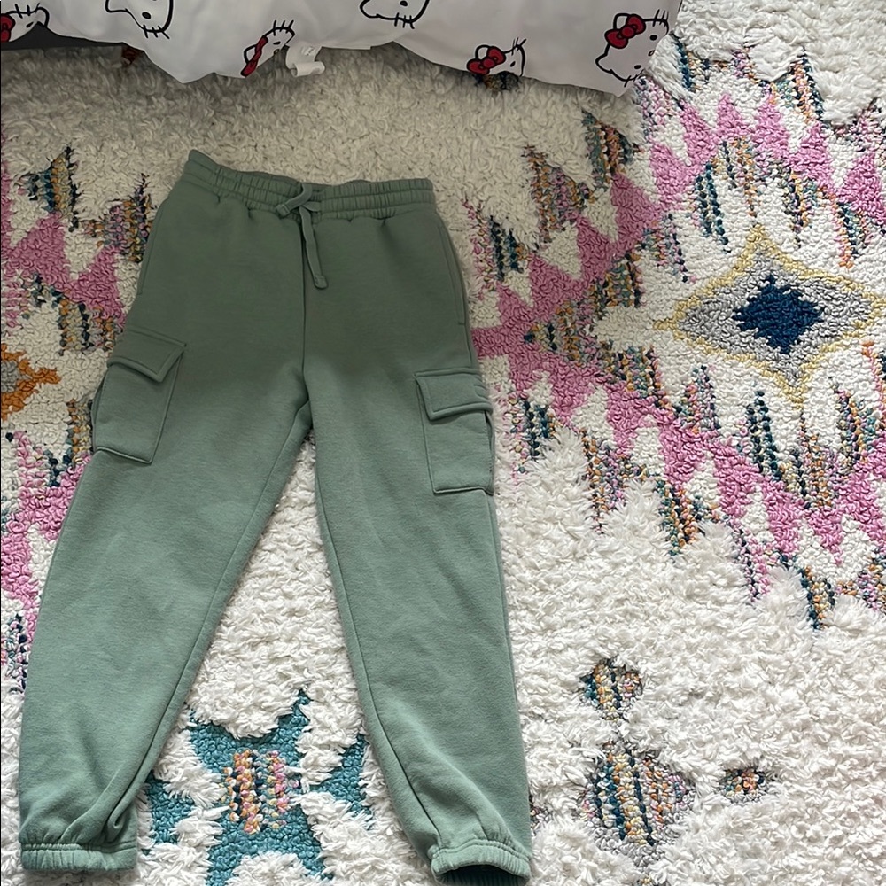 Forever 21 Green Sweatpants Relaxed Fit Joggers